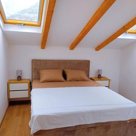 Apartment Dora Котор Екстер'єр фото