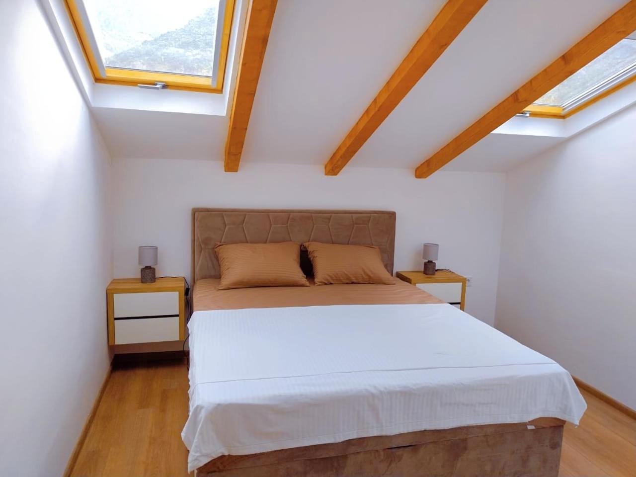 Apartment Dora Котор Екстер'єр фото